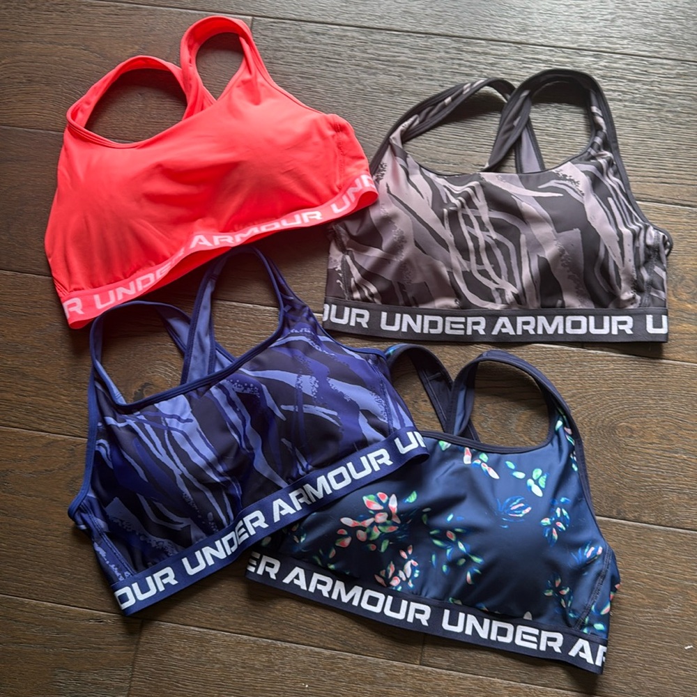 Women’s size 2xl Under Armour sports bra bundle. Like new.
